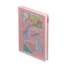 Ежедневник Альт® недатированный
А6 (111 х 147 мм)
"КЕДЫ. ПРАЗДНИК" 256 стр.
Арт. 3-028/25 