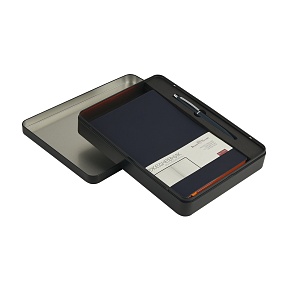 НАБОР ПОДАРОЧНЫЙ ЕЖЕДНЕВНИК А5"MERCURY" (ТЕМНО-СИНИЙ NAVY) И РУЧКА"SAN REMO" В ЧЕРНОЙ МЕТАЛ.КОРОБКЕ
Арт. 3-435/04-024904