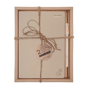 НАБОР ПОДАРОЧНЫЙ "TOTAL BEIGE.Фенек" (ДВЕ ТЕТРАДИ BV И РУЧКА)
Арт. 7-40-001/202-3