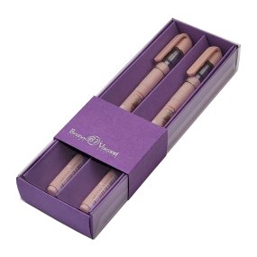 Набор BrunoVisconti®
из 2-х шариковых ручек
"MAGICWRITE"0.5 мм, синий, в картонном сиреневом  футляре "Forest Dream. Мышка с орешком"
Арт. 20-0240/3030