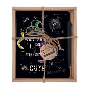 НАБОР ПОДАРОЧНЫЙ "ОПАСНЫЕ. What are you delicious" (ДВЕ ТЕТРАДИ И РУЧКА)
Арт. 7-48-1283-2/1