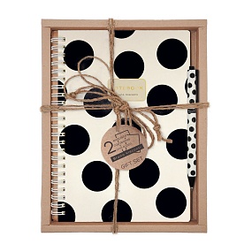 НАБОР ПОДАРОЧНЫЙ "BLACK POLKA DOTS"  (ТЕТРАДЬ BV НА ГРЕБНЕ В КЛЕТКУ И РУЧКА)
Арт. 7-60-201/13-3