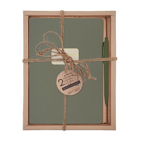 НАБОР ПОДАРОЧНЫЙ "MONOCOLOR" VERDE.OLIVE" (ДВЕ ТЕТРАДИ BV И РУЧКА)
Арт. 7-40-1366/17-3