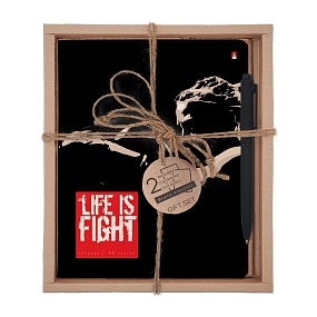 НАБОР ПОДАРОЧНЫЙ "БОЙЦОВСКИЙ КЛУБ. Борьба" (ДВЕ ТЕТРАДИ И РУЧКА)
Арт. 7-48-1289-2/4